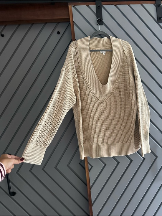 aerie Sweaters - aerie Chunky V-Neck Ribbed Sweater - Cream